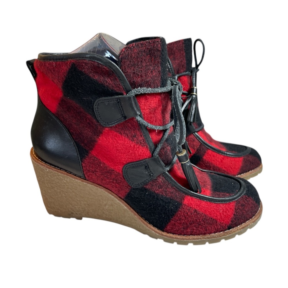 GH Bass Teresa Buffalo Plaid Red and Black Wedge Boots Womens 8.5